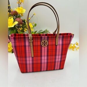 Women’s Tory Burch Emerson mesh market tote.
